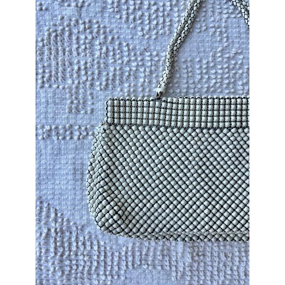 Vintage 1940s Whiting & Davis Purse Alumesh Coin Purse Ivory Metal Mesh - Picture 2 of 12